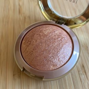 Milani Baked Bronzer in shade Glow